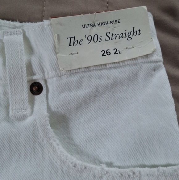 Abercrombie & FitchThe '90s Straight Ultra High Rise Jeans - Picture 6 of 11